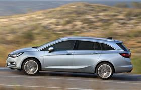 Opel Astra Combi MT photo 6